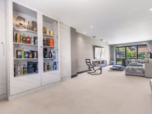 Photo 28- click for photo gallery